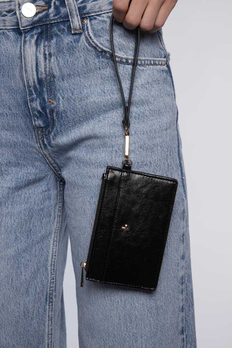 PETA + JAIN - Keira Swinger CC Wallet in Black Crinkle/Gold