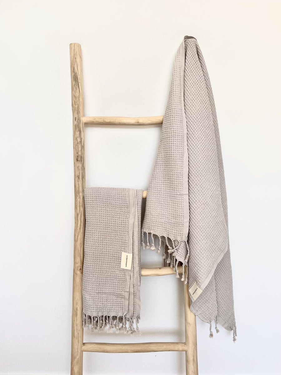 Onefinesunday Co - Signature Luxe Turkish Towel in Waffle Desert Sand