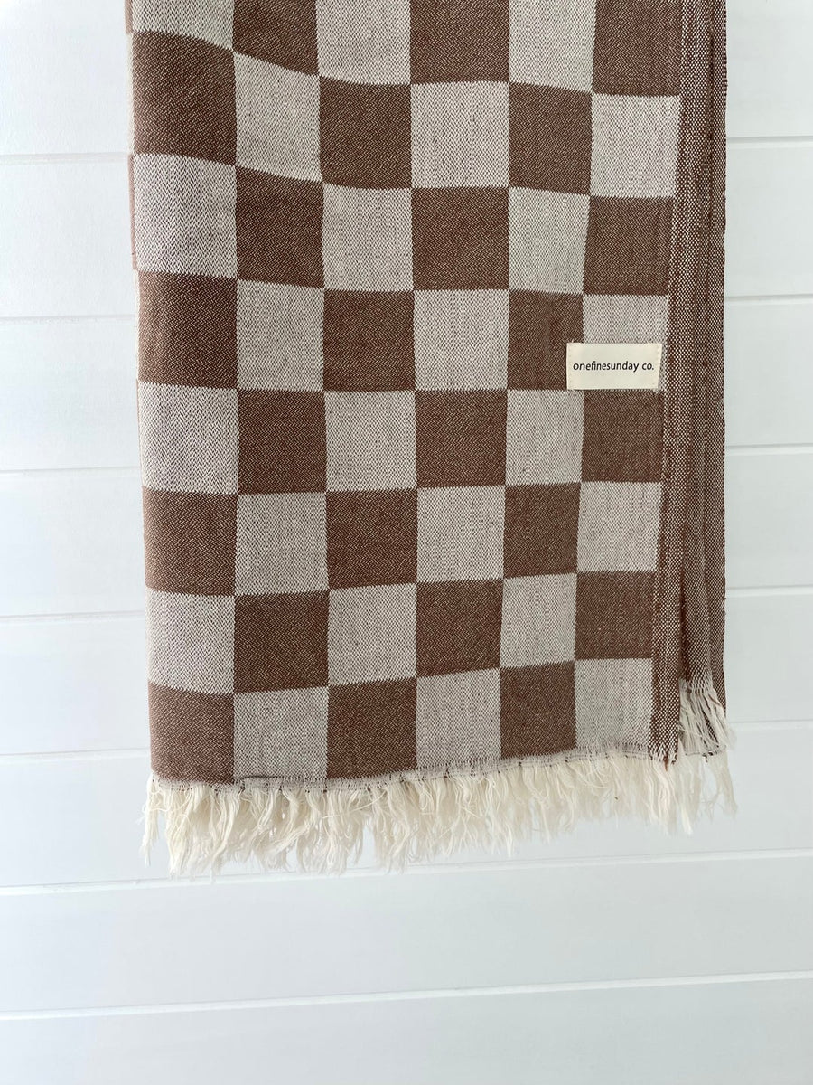 Onefinesunday Co - Xl Checker Towel in Retro Brown